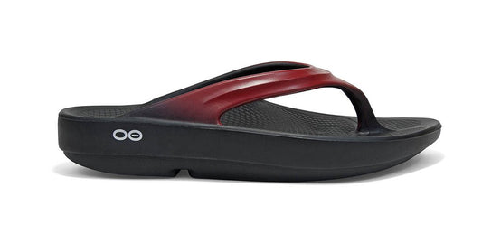 OOFOS are an Essential Part of Foot Recovery for Fitness Model, Amanda Burrill