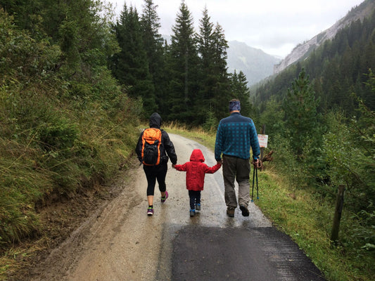 6 Ways to Get Outside with Your Family This Holiday Season