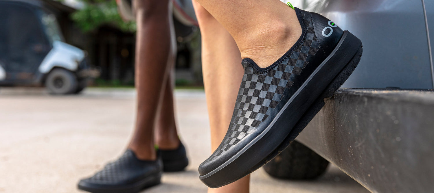 Women's OOmg eeZee Black Checker
