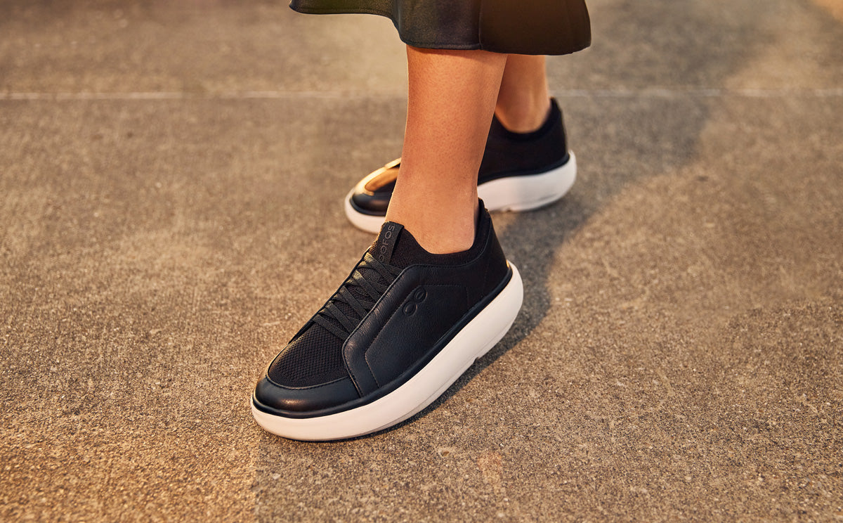 Women's Club+ Black – OOFOS