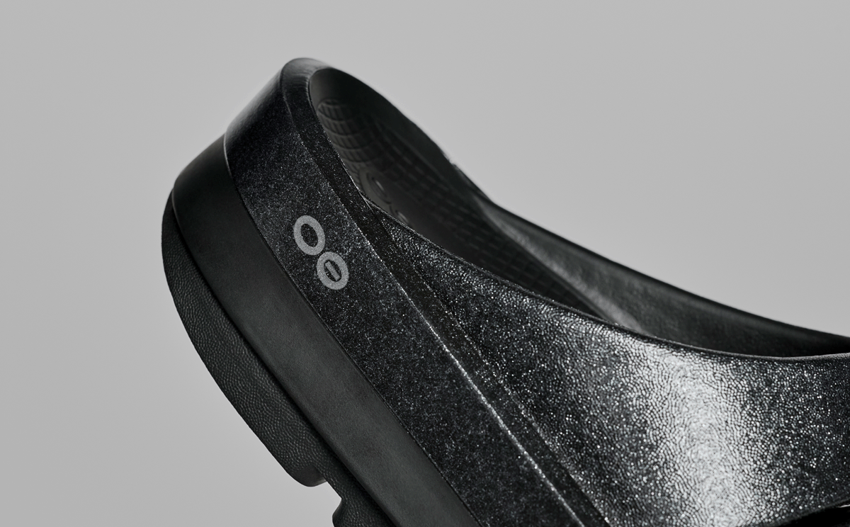 靴 OOmega OOahh Luxe - Black Sparkle 200074_blacksparkle_08.jpg?v=