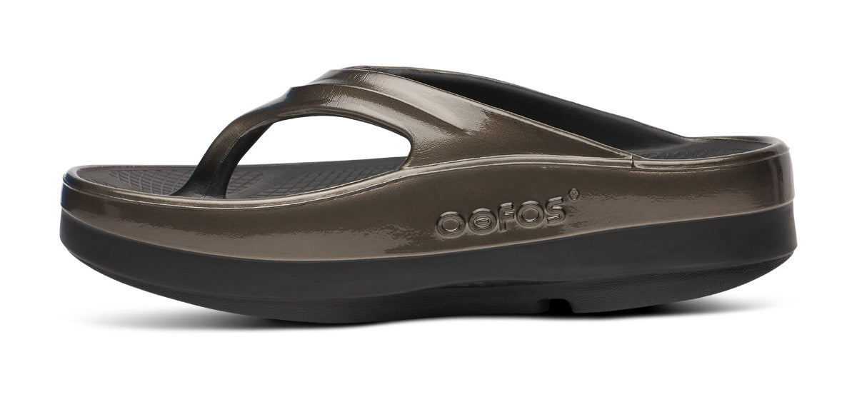 Women's OOmega OOlala Stacked Sandal - Titanium Mirror (SALE) – OOFOS