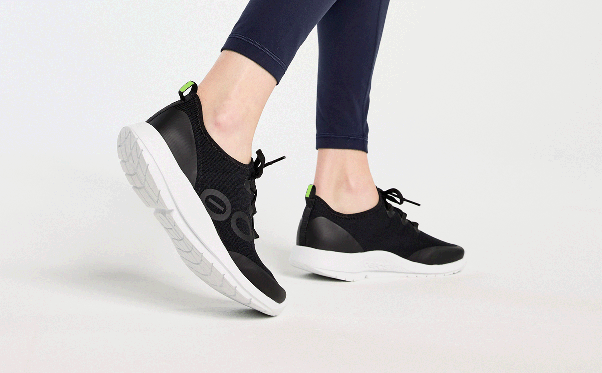 Women's OOmg Sport LS Low Shoe - White Black – OOFOS