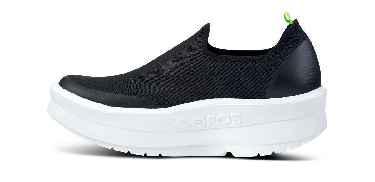 Women's OOmega eeZee Low Shoe - White Black – OOFOS
