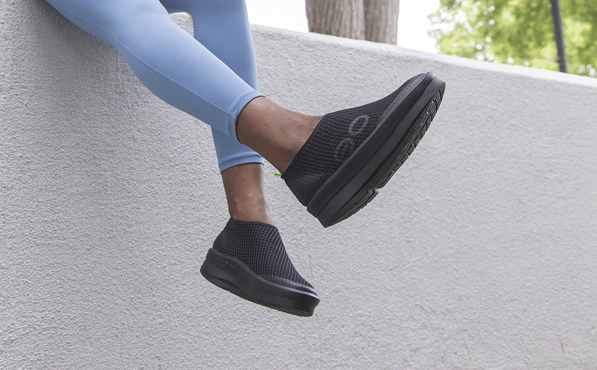 Women's OOmega Chukka Shoe - Black – OOFOS