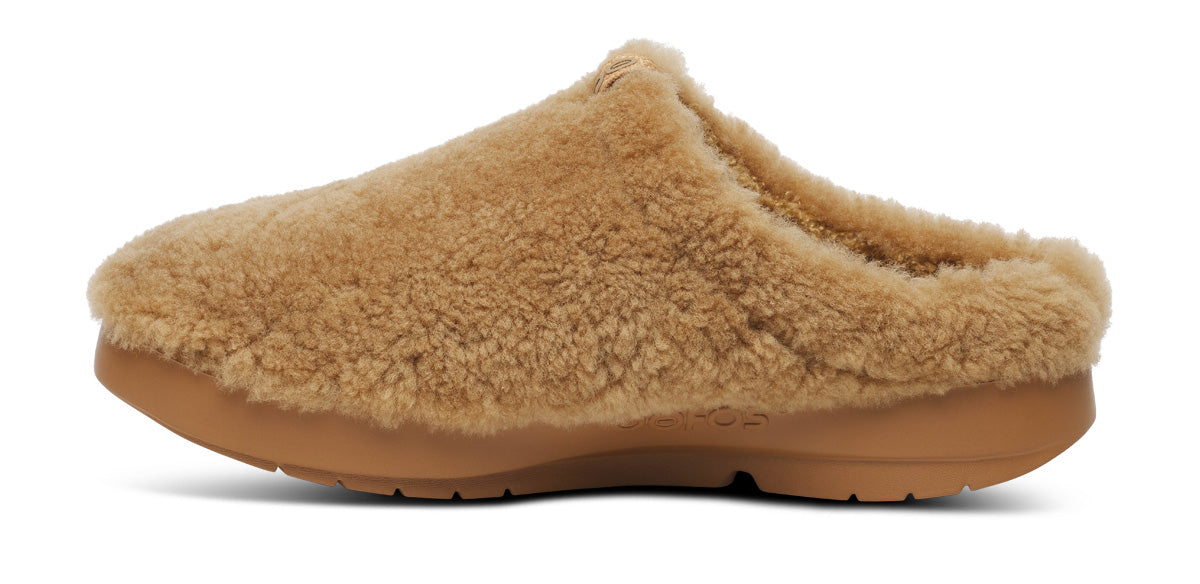 out オレオ様 シャンパンゴールド✧BIGまつぼっくりオブジェ Women's OOcoozie Sherpa Mule - Café Spice – OOFOS