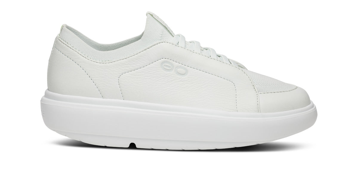 Men's OOmg+ Club - White lateral view