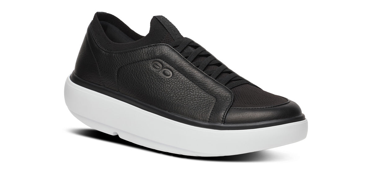Men's OOmg plus Club - White Black main view