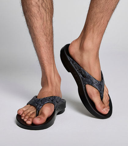 All Men s Recovery Products Tagged data size 15 OOFOS