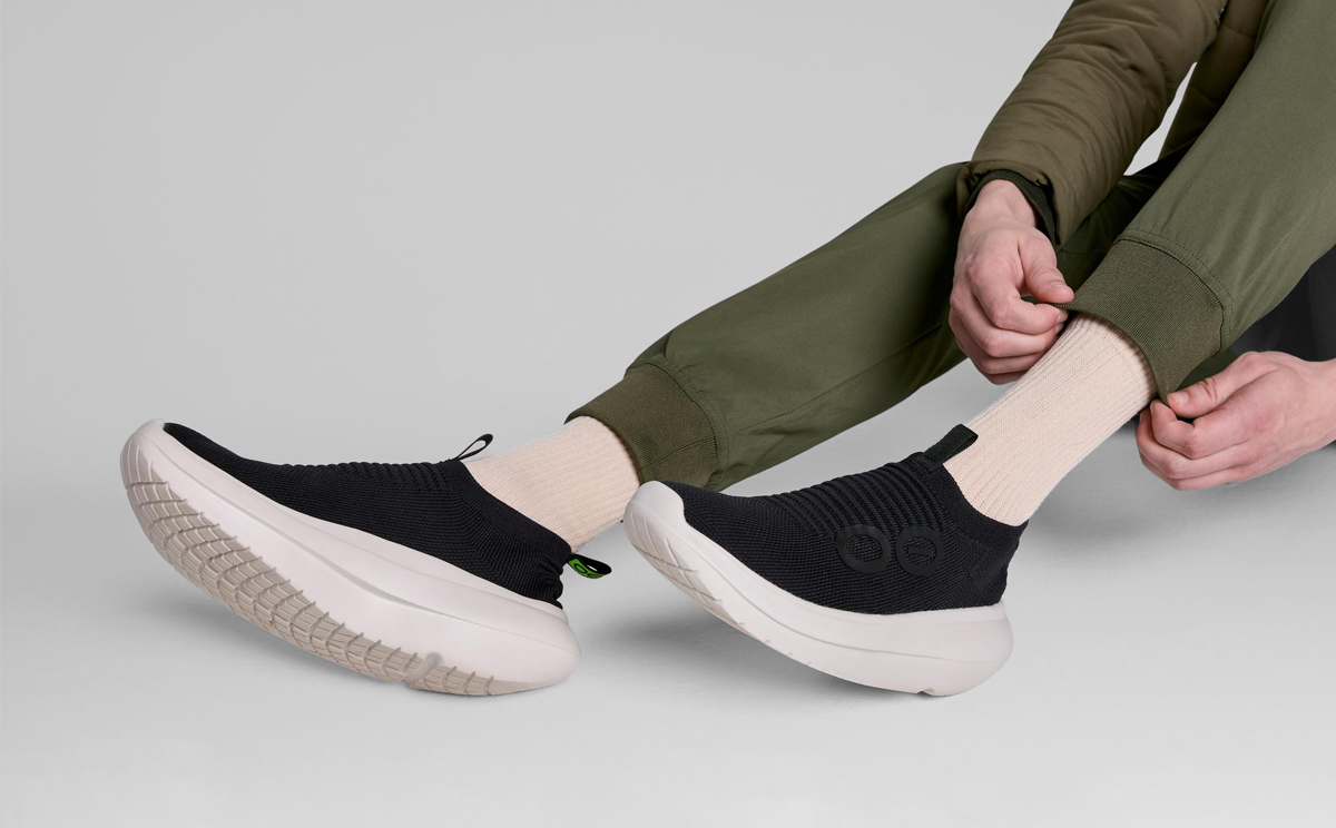 Men's OOmy Zen - Chalk Black – OOFOS