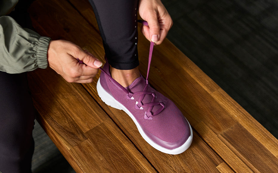 Women s OOmg Sport LS Low Shoe Plum OOFOS