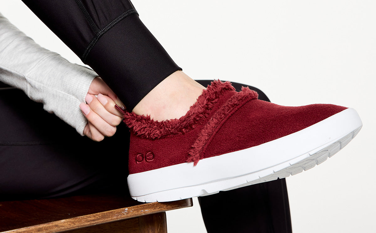 Women's OOcoozie Low Shoe - Cabernet (SALE) – OOFOS