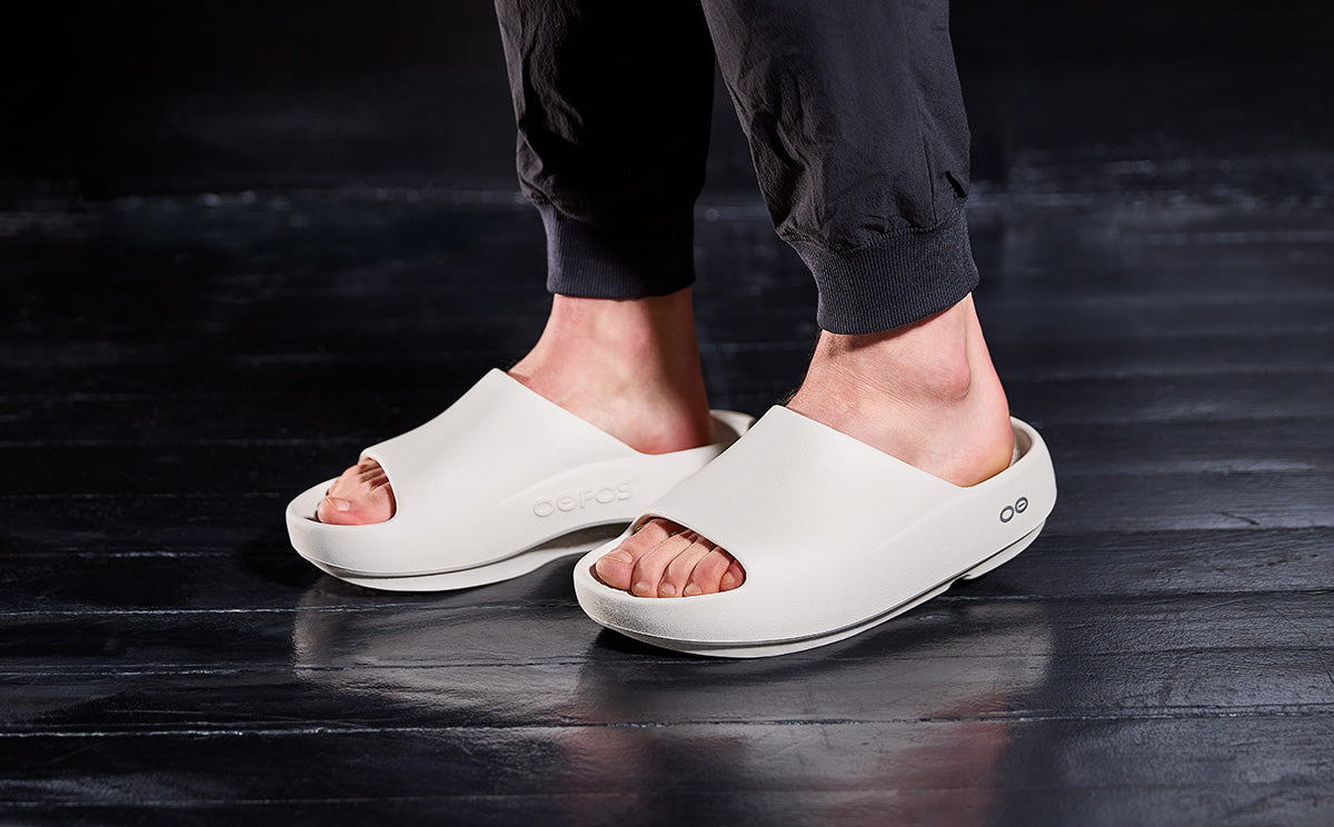 Men's OOahh PLUS Slide Sandal - Chalk – OOFOS