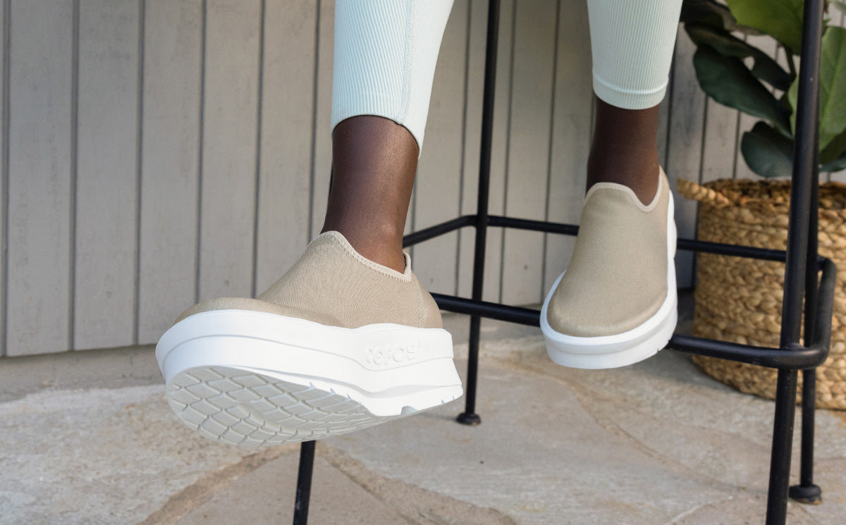 Oofos Eezee Oofos Womens Sneakers OOFOS OOmg EeZee Women's Jade