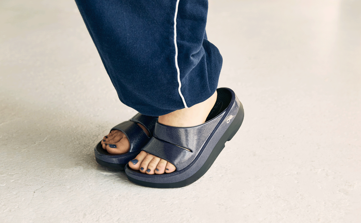 Women's OOmega OOahh Stacked Sandal - Amethyst Sparkle – OOFOS