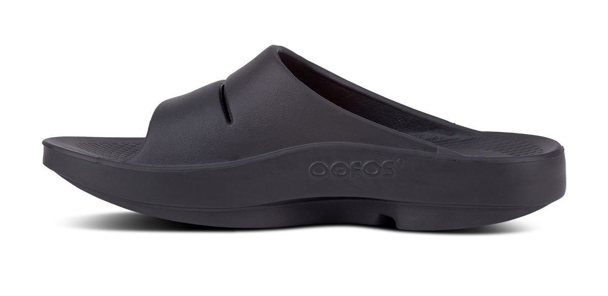 Men's OOahh Slide Sandal - Black - OOFOS medial view