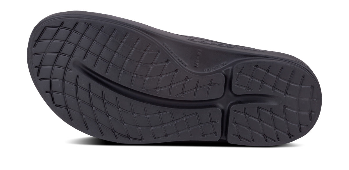 Men's OOahh Slide Sandal - Black - OOFOS bottom view