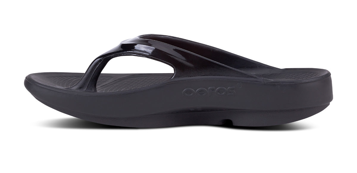 Women's OOlala Sandal - Black - OOFOS medial view