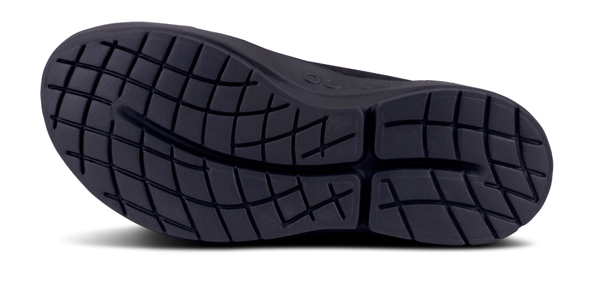 Amazon.com | OOFOS OOmg Low Shoe, White & Black - Men's Size