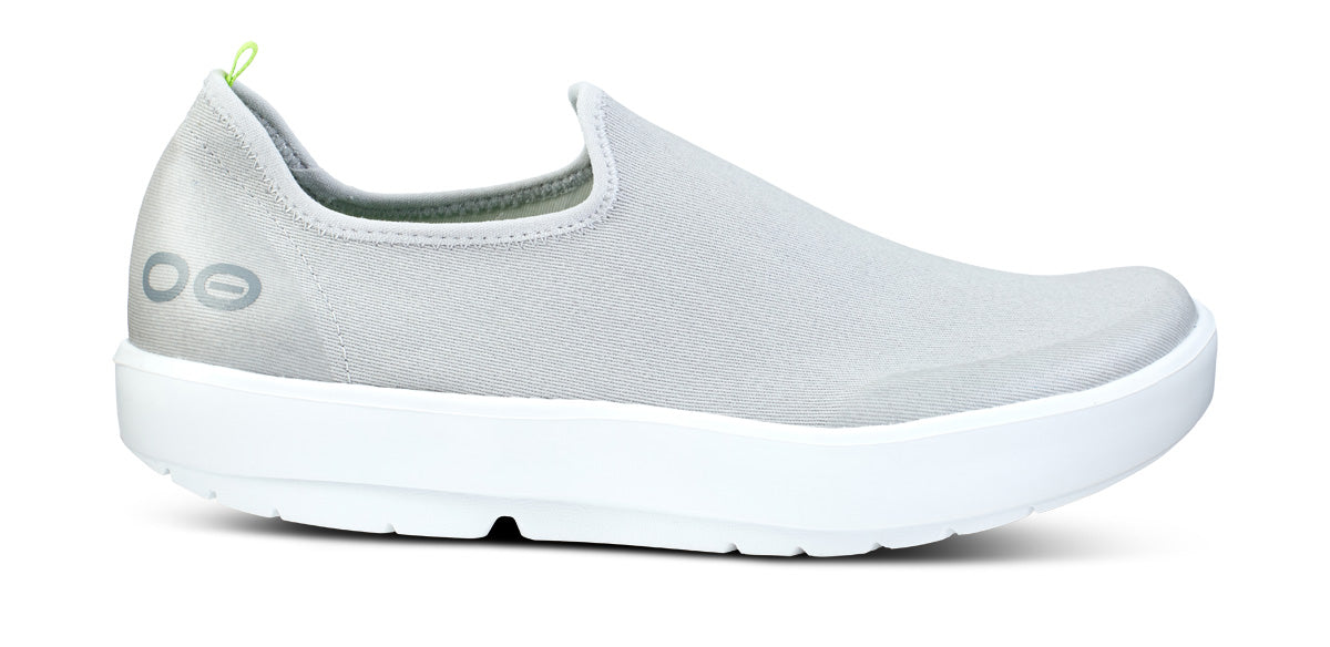 靴 OOFOS Men's OOmg Sport LS Low Shoe - Black (FINAL SALE) – OOFOS