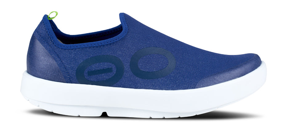 日本未入荷デザイン！★人気【OOFOS】OOmg eeZee Lowシューズ Men's OOmg eeZee Low Shoe - White Navy – OOFOS